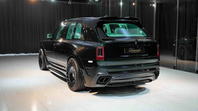 Новый Rolls-Royce Cullinan I, 6.7 л, 2024 в Дубае от Dourado Luxury Car Зеленый цвет. Европейская | AUTO.AE