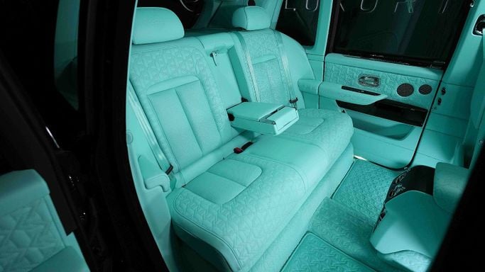 Новый Rolls-Royce Cullinan I, 6.7 л, 2024 в Дубае от Dourado Luxury Car Зеленый цвет. Европейская | AUTO.AE
