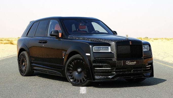 Новый Rolls-Royce Cullinan I, 6.7 л, 2024 в Дубае от Dourado Luxury Car Черный цвет. Европейская | AUTO.AE