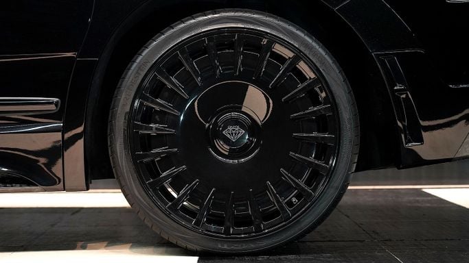 Новый Rolls-Royce Cullinan I, 6.7 л, 2024 в Дубае от Dourado Luxury Car Черный цвет. Европейская | AUTO.AE