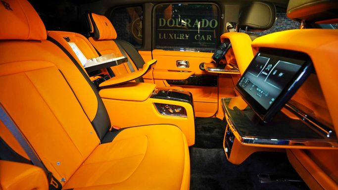 Новый Rolls-Royce Cullinan I, 6.7 л, 2024 в Дубае от Dourado Luxury Car Черный цвет. Европейская | AUTO.AE