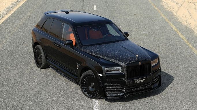 Новый Rolls-Royce Cullinan I, 6.7 л, 2024 в Дубае от Dourado Luxury Car Черный цвет. Европейская | AUTO.AE