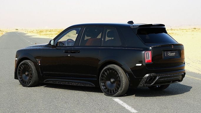 Новый Rolls-Royce Cullinan I, 6.7 л, 2024 в Дубае от Dourado Luxury Car Черный цвет. Европейская | AUTO.AE