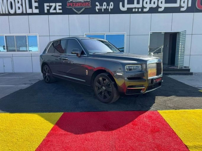 Подержанный Rolls-Royce Cullinan I, 6.7 л, 2019 в Дубае от Pegasus Automobile Серый цвет. GCC | AUTO.AE