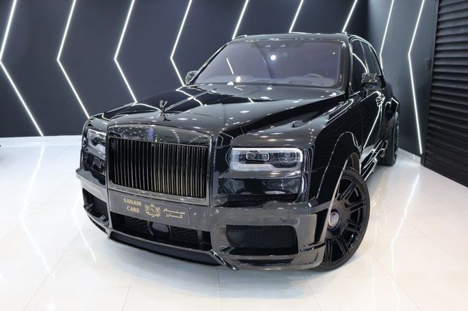 Used Rolls-Royce Cullinan Black Badge I, 6.7 l, 2022 in Dubai by Sanam Cars, Black color. GCC Specs | AUTO.AE