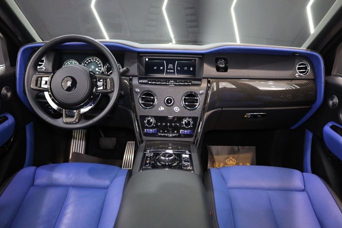 Used Rolls-Royce Cullinan Black Badge I, 6.7 l, 2022 in Dubai by Sanam Cars, Black color. GCC Specs | AUTO.AE