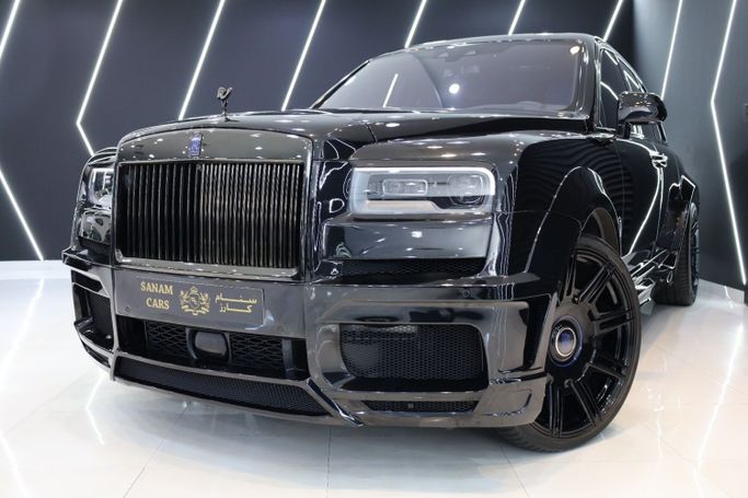 Used Rolls-Royce Cullinan Black Badge I, 6.7 l, 2022 in Dubai by Sanam Cars, Black color. GCC Specs | AUTO.AE