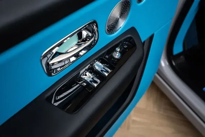 Новый Rolls-Royce Cullinan I Рестайлинг, 6.7 л, 2025 в Дубае от Automobili Motors Серый цвет. GCC | AUTO.AE