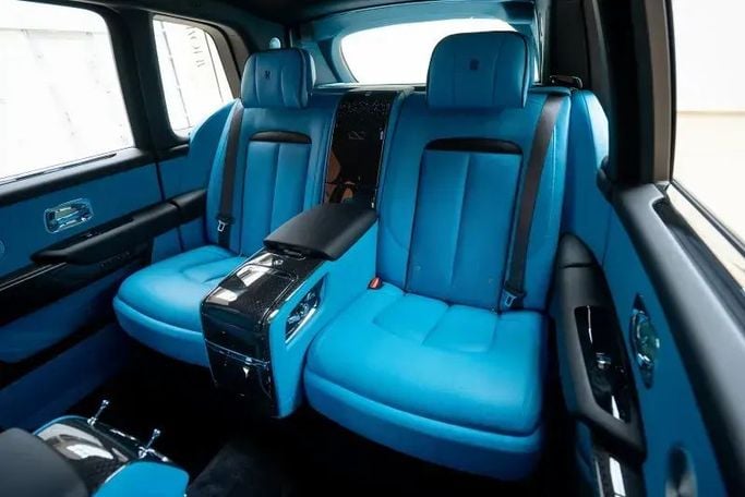 Новый Rolls-Royce Cullinan I Рестайлинг, 6.7 л, 2025 в Дубае от Automobili Motors Серый цвет. GCC | AUTO.AE