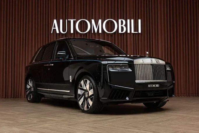 Подержанный Rolls-Royce Cullinan I Рестайлинг, 6.7 л, 2025 в Дубае от Automobili Motors Черный цвет. GCC | AUTO.AE