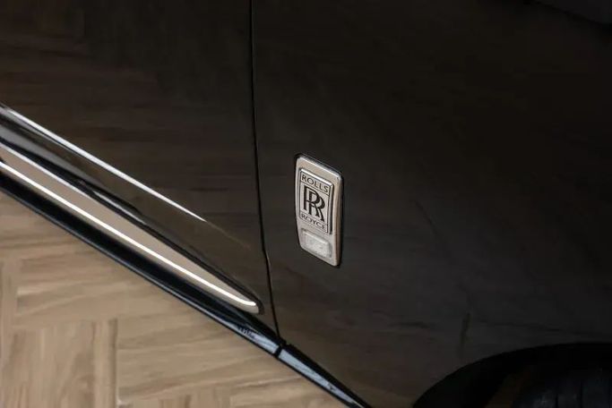 Подержанный Rolls-Royce Cullinan I Рестайлинг, 6.7 л, 2025 в Дубае от Automobili Motors Черный цвет. GCC | AUTO.AE