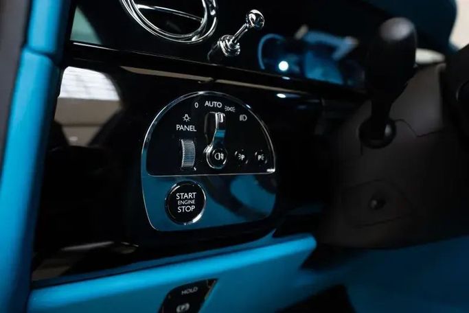 Подержанный Rolls-Royce Cullinan I Рестайлинг, 6.7 л, 2025 в Дубае от Automobili Motors Черный цвет. GCC | AUTO.AE