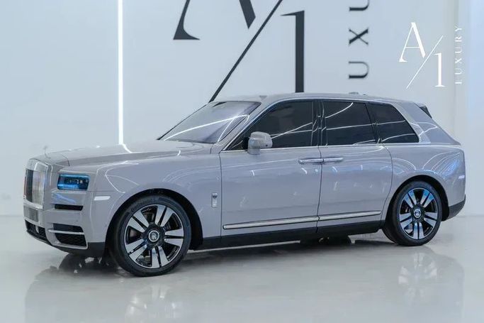 Подержанный Rolls-Royce Cullinan I, 6.7 л, 2022 в Дубае от A1 Luxury Motors Серый цвет. GCC | AUTO.AE