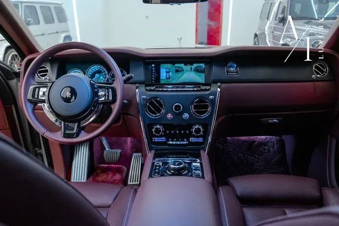 Подержанный Rolls-Royce Cullinan I, 6.7 л, 2022 в Дубае от A1 Luxury Motors Серый цвет. GCC | AUTO.AE