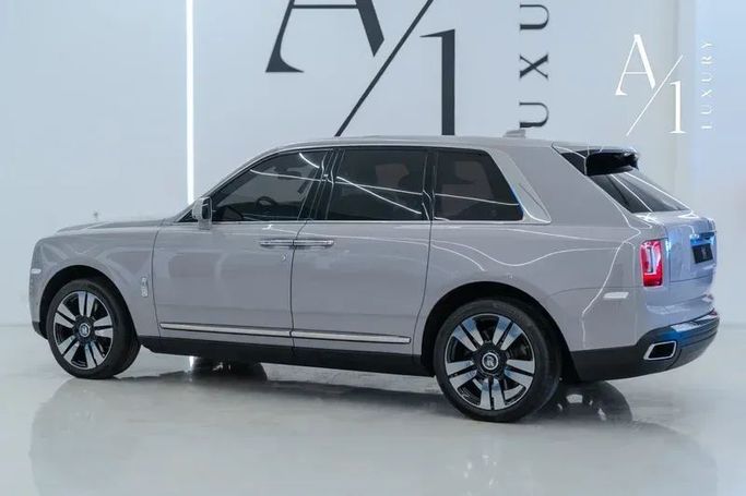 Подержанный Rolls-Royce Cullinan I, 6.7 л, 2022 в Дубае от A1 Luxury Motors Серый цвет. GCC | AUTO.AE
