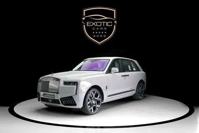 Подержанный Rolls-Royce Cullinan Black Badge I Рестайлинг, 6.7 л, 2025 в Дубае от Exotic Cars Серый цвет. GCC | AUTO.AE