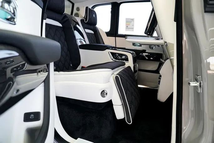 Подержанный Rolls-Royce Cullinan Black Badge I Рестайлинг, 6.7 л, 2025 в Дубае от Exotic Cars Серый цвет. GCC | AUTO.AE