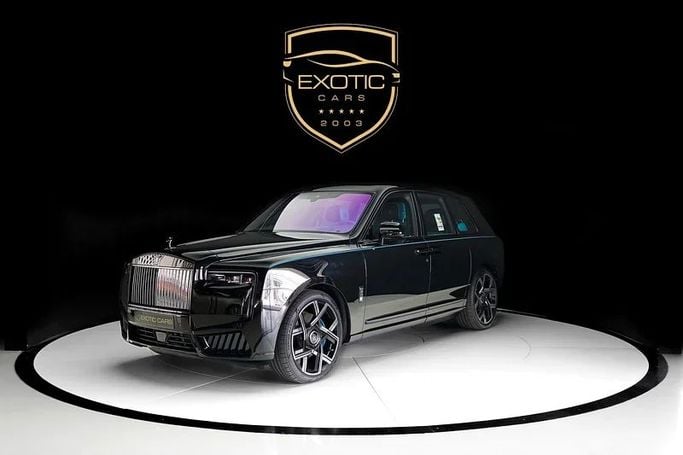 Новый Rolls-Royce Cullinan Black Badge I Рестайлинг, 6.7 л, 2025 в Дубае от Exotic Cars Черный цвет. GCC | AUTO.AE