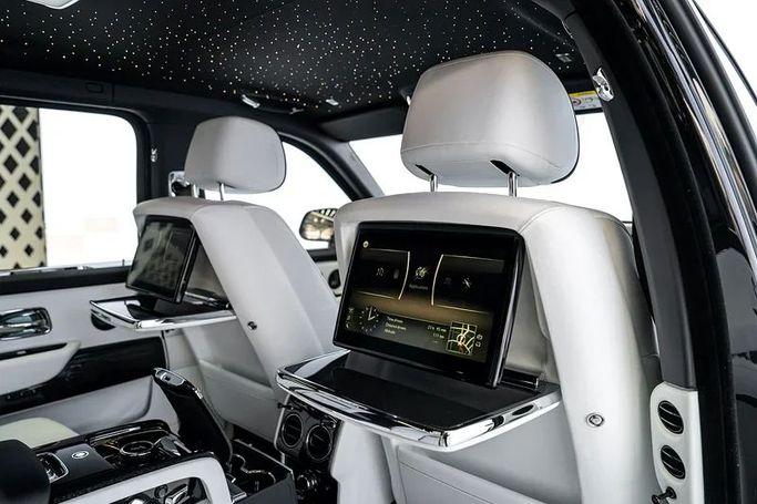 Новый Rolls-Royce Cullinan Black Badge I, 6.7 л, 2024 в Дубае от Exotic Cars Черный цвет. Other | AUTO.AE