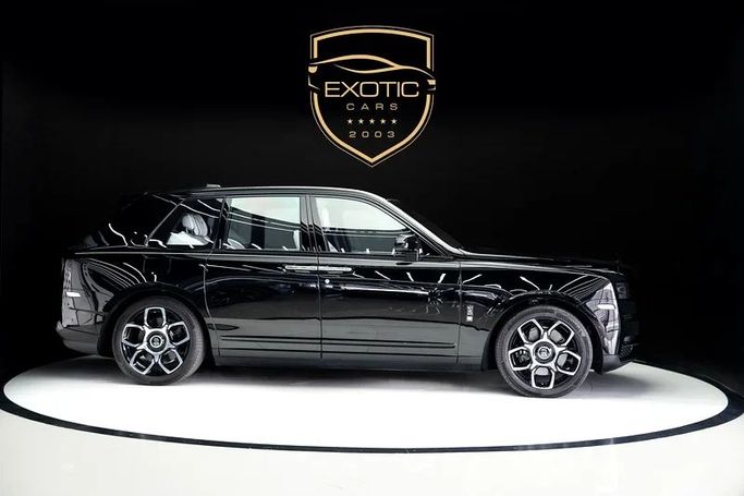 Новый Rolls-Royce Cullinan Black Badge I, 6.7 л, 2024 в Дубае от Exotic Cars Черный цвет. Other | AUTO.AE