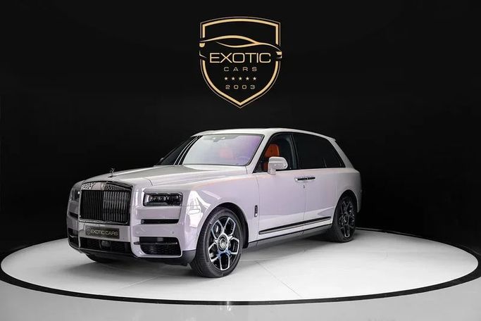 Подержанный Rolls-Royce Cullinan Black Badge I, 6.7 л, 2024 в Дубае от Exotic Cars Серый цвет. Other | AUTO.AE
