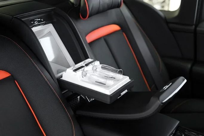 Подержанный Rolls-Royce Cullinan Black Badge I, 6.7 л, 2020 в Дубае от Exotic Cars Черный цвет. GCC | AUTO.AE