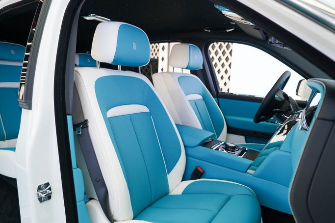 New Rolls-Royce Cullinan Black Badge I Facelift, 6.7 l, 2026 in Dubai by Exotic Cars, White color. Other | AUTO.AE