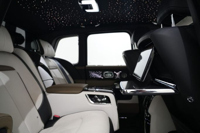 Used Rolls-Royce Cullinan Black Badge I, 6.7 l, 2024 in Dubai by Oscar Motors, Green color.  | AUTO.AE