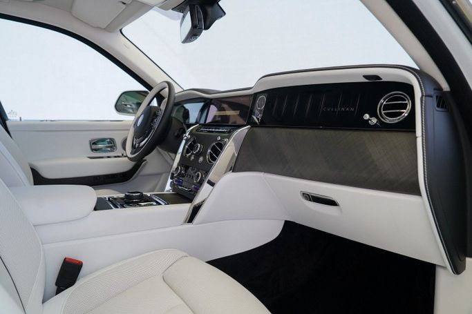 New Rolls-Royce Cullinan I Facelift, 6.7 l, 2025 in Dubai by Exotic Cars, White color. Other | AUTO.AE