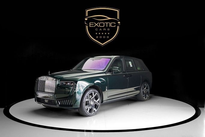 مستعملة Rolls-Royce Cullinan Black Badge أنا شد الوجه, 6.7 l, 2026 في في دبي من Exotic Cars، اللون أخضر. مواصفات الخليج | AUTO.AE