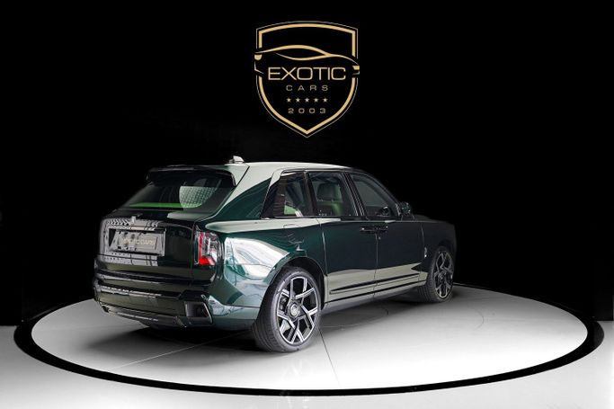 مستعملة Rolls-Royce Cullinan Black Badge أنا شد الوجه, 6.7 l, 2026 في في دبي من Exotic Cars، اللون أخضر. مواصفات الخليج | AUTO.AE
