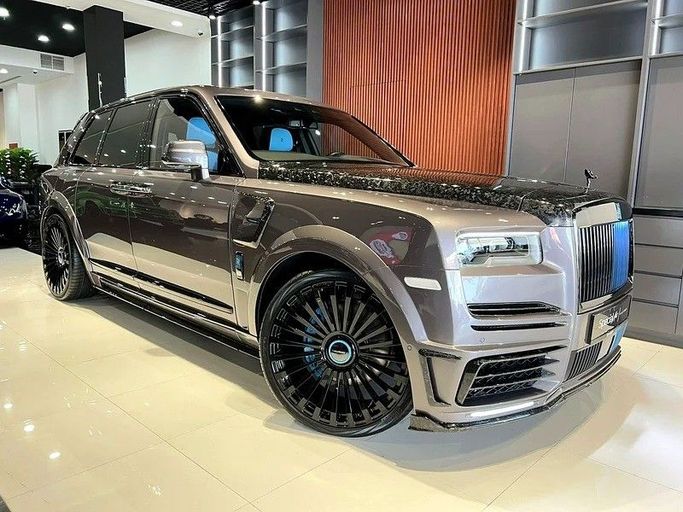 Used Rolls-Royce Cullinan Black Badge I, 6.7 l, 2021 in Dubai by Special Art Motors, Grey color.  | AUTO.AE