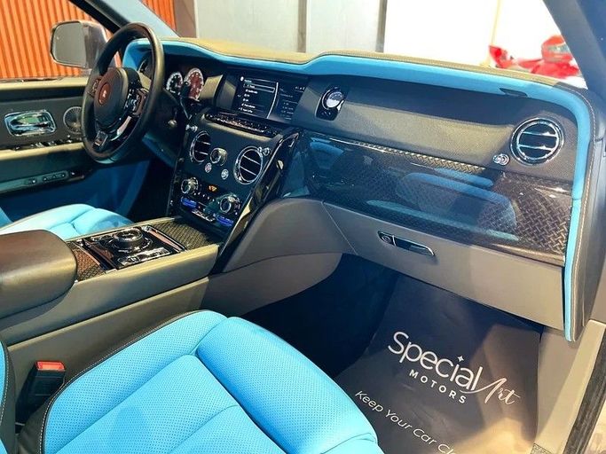 Used Rolls-Royce Cullinan Black Badge I, 6.7 l, 2021 in Dubai by Special Art Motors, Grey color.  | AUTO.AE