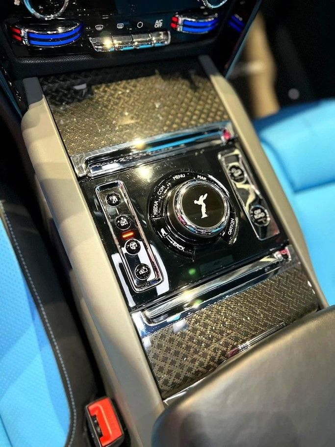 Used Rolls-Royce Cullinan Black Badge I, 6.7 l, 2021 in Dubai by Special Art Motors, Grey color.  | AUTO.AE
