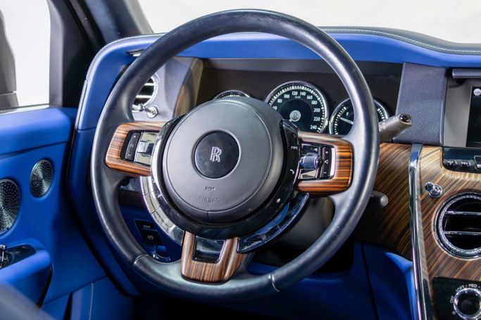 Подержанный Rolls-Royce Cullinan I, 6.7 л, 2020 в Дубае от The Car Superstore Серый цвет. GCC | AUTO.AE