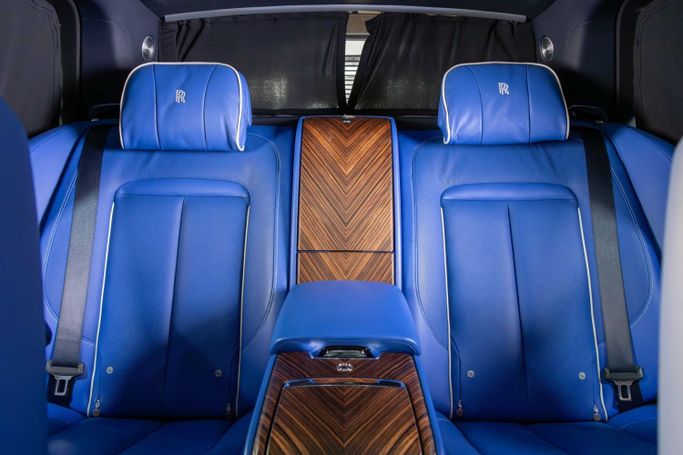 Подержанный Rolls-Royce Cullinan I, 6.7 л, 2020 в Дубае от The Car Superstore Серый цвет. GCC | AUTO.AE