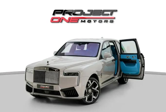 Новый Rolls-Royce Cullinan Black Badge I Рестайлинг, 6.7 л, 2026 в Дубае от Project One Motors Серый цвет. GCC | AUTO.AE
