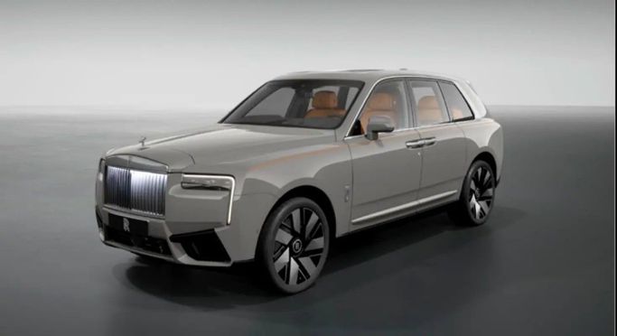 Used Rolls-Royce Cullinan I Facelift, 6.7 l, 2025 in Dubai by VIP Stars, Grey color. GCC Specs | AUTO.AE