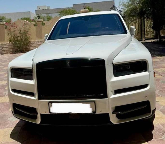Used Rolls-Royce Cullinan Black Badge I, 6.7 l, 2024 in Dubai by LiveCars, White color. Canadian Specs | AUTO.AE