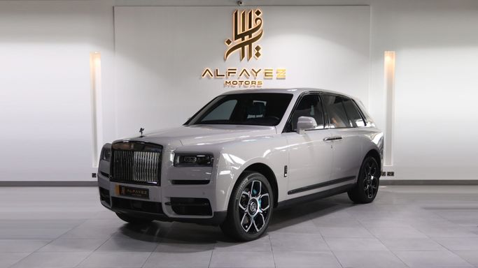 مستعملة Rolls-Royce Cullinan Black Badge أنا فيس ليفت, 6.7 l, 2024 في في دبي من AL FAYEZ MOTORS، اللون رمادي. مواصفات الخليج | AUTO.AE