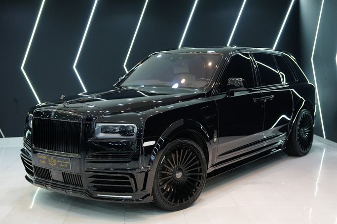 مستعملة Rolls-Royce Cullinan Mansory I, 6.8 l, 2023 في في دبي من Sanam Cars، اللون أسود. المواصفات الأوروبية | AUTO.AE | إعلان #262482