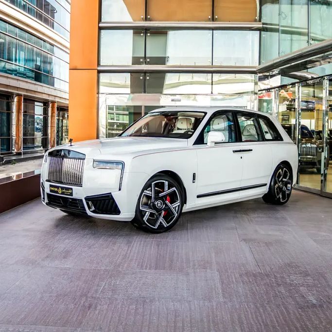 مستعملة Rolls-Royce Cullinan Black Badge أنا فيس ليفت, 6.7 l, 2025 في في دبي من Q Motors، اللون أبيض.  | AUTO.AE | إعلان #263526