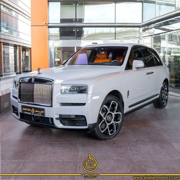 مستعملة Rolls-Royce Cullinan Black Badge I, 6.7 l, 2022 في في دبي من Q Motors، اللون أبيض.  | AUTO.AE | إعلان #263530