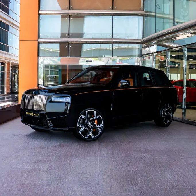 مستعملة Rolls-Royce Cullinan Black Badge أنا فيس ليفت, 6.7 l, 2025 في في دبي من Q Motors، اللون أسود. مواصفات الخليج | AUTO.AE | إعلان #263532