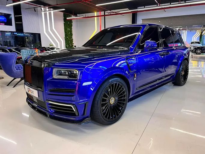 مستعملة Rolls-Royce Cullinan Mansory I, 6.8 l, 2021 في في دبي من GE Motors، اللون أزرق. المواصفات الأوروبية | AUTO.AE | إعلان #265016