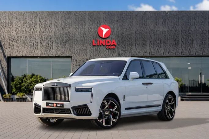 Подержанный Rolls-Royce Cullinan Black Badge I Рестайлинг, 6.7 л, 2026 в Дубае от Linda Cars Белый цвет. GCC | AUTO.AE | Объявление #266075