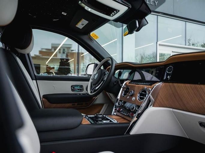 Новый Rolls-Royce Cullinan I Рестайлинг, 6.7 л, 2026 в Дубае от Mercury Global FZCO Черный цвет. Other | AUTO.AE | Объявление #268739