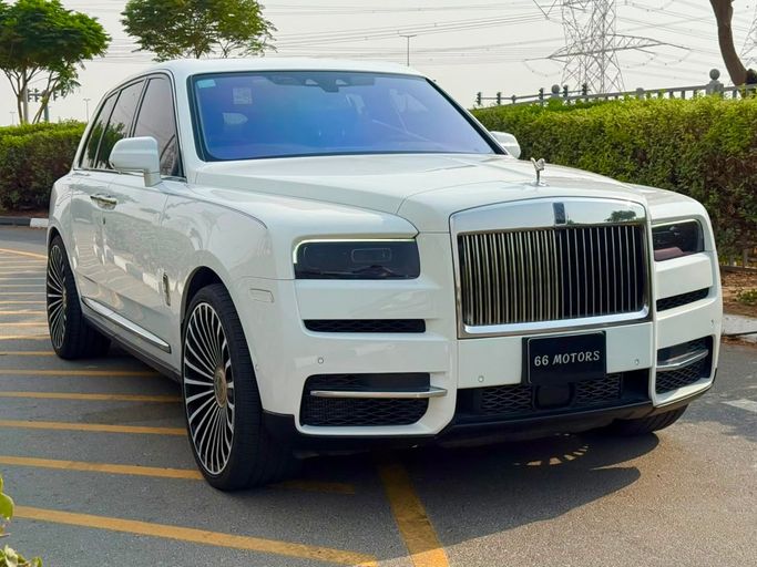 مستعملة Rolls-Royce Cullinan I, 6.7 l, 2021 في في دبي من 66 Motors، اللون أبيض. المواصفات اليابانية | AUTO.AE | إعلان #272679