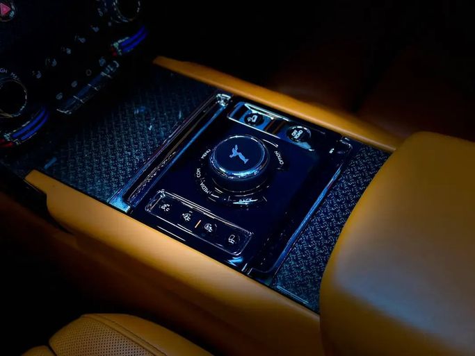 مستعملة Rolls-Royce Cullinan Mansory RR31، 6.8 لتر، 2021 في الإمارات، دبي من GE Motors، اللون أزرق. المواصفات الأوروبية | AUTO.AE | إعلان #295574 — صورة 16 من 20