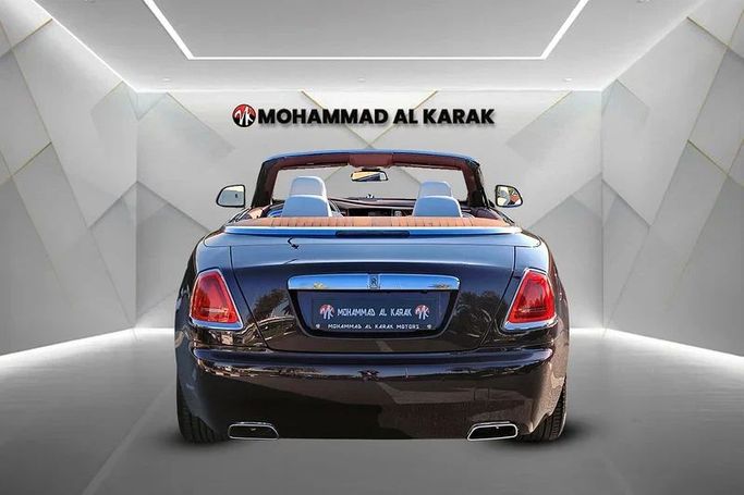 Подержанный Rolls-Royce Dawn, 6.6 л, 2019 в Дубае от Mohammad Alkarak Motors Коричневый цвет. GCC | AUTO.AE